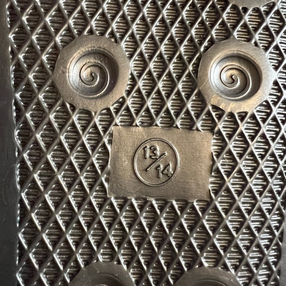 Men’s Disney The Nightmare Before Christmas Slides. Jack and Sally. - Picture 11 of 11